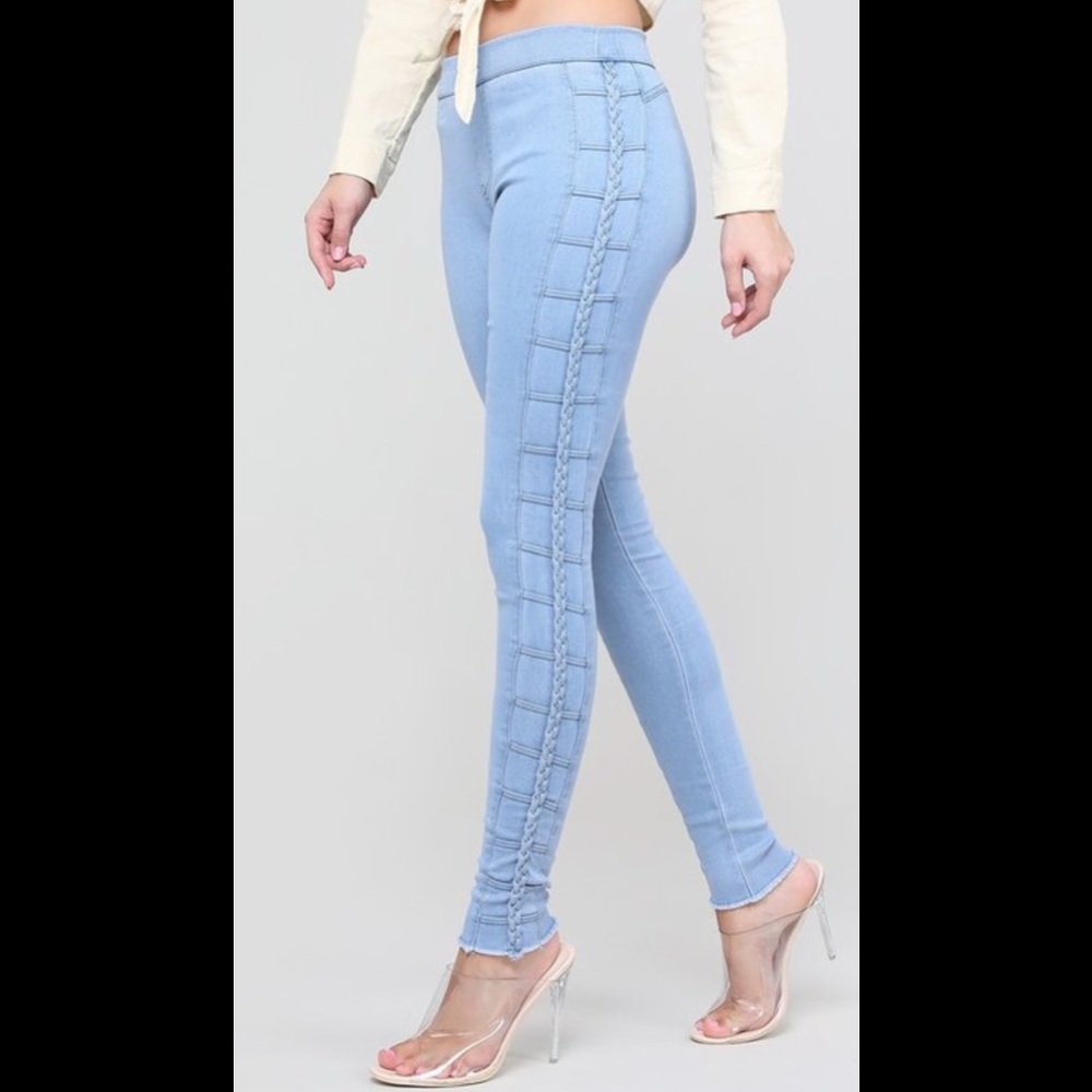 Light denim jeggings
